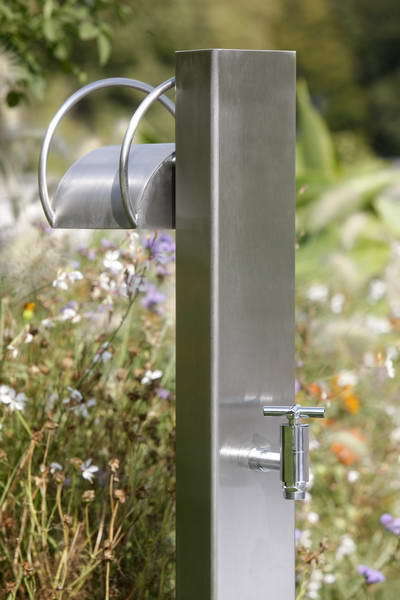 Wasserentnahmestelle mit Schlauchhalter