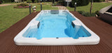 Lifestyle: Wellis Amazonas W-Flow Swim Spa in Benutzung, Motiv 1