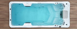 Lifestyle: Wellis Amazonas W-Flow Swim Spa in Benutzung, Motiv 2