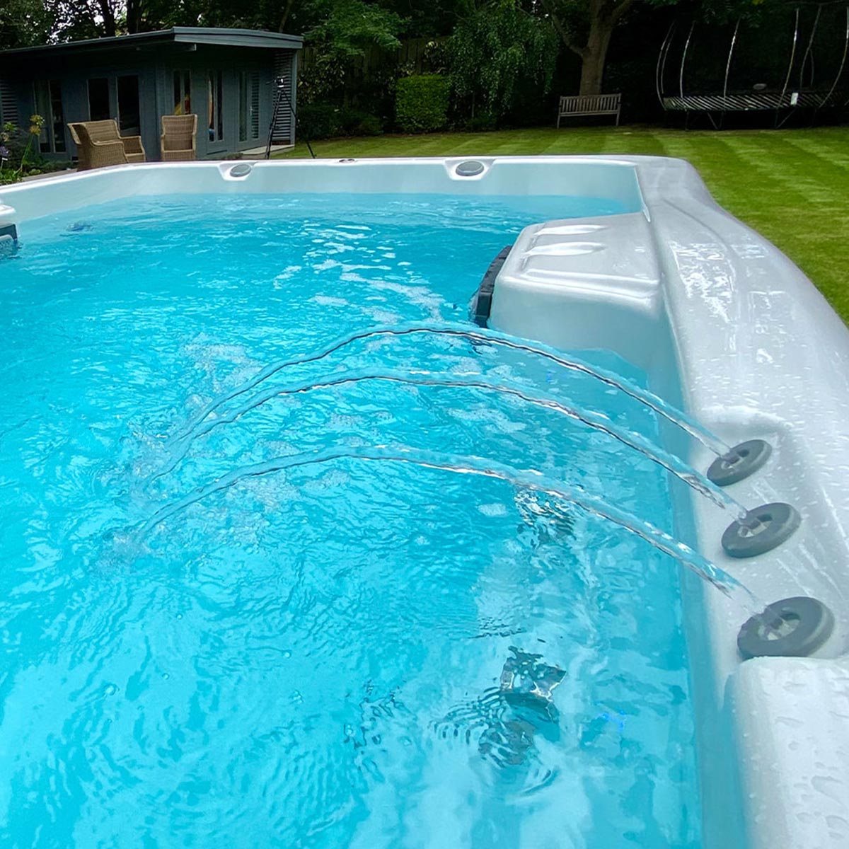 Lifestyle: Wellis Amazonas Riverjet Life Swim Spa in Benutzung, Motiv 2