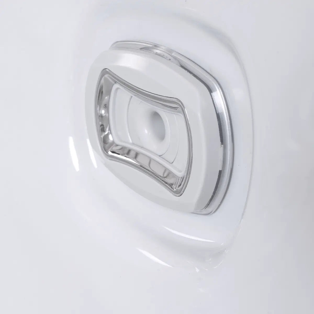 Lifestyle: Wellis Everest Life Whirlpool in Benutzung, Motiv 5