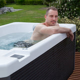 Lifestyle: Wellis Iceland P&P Eisbad in Benutzung, Motiv 1