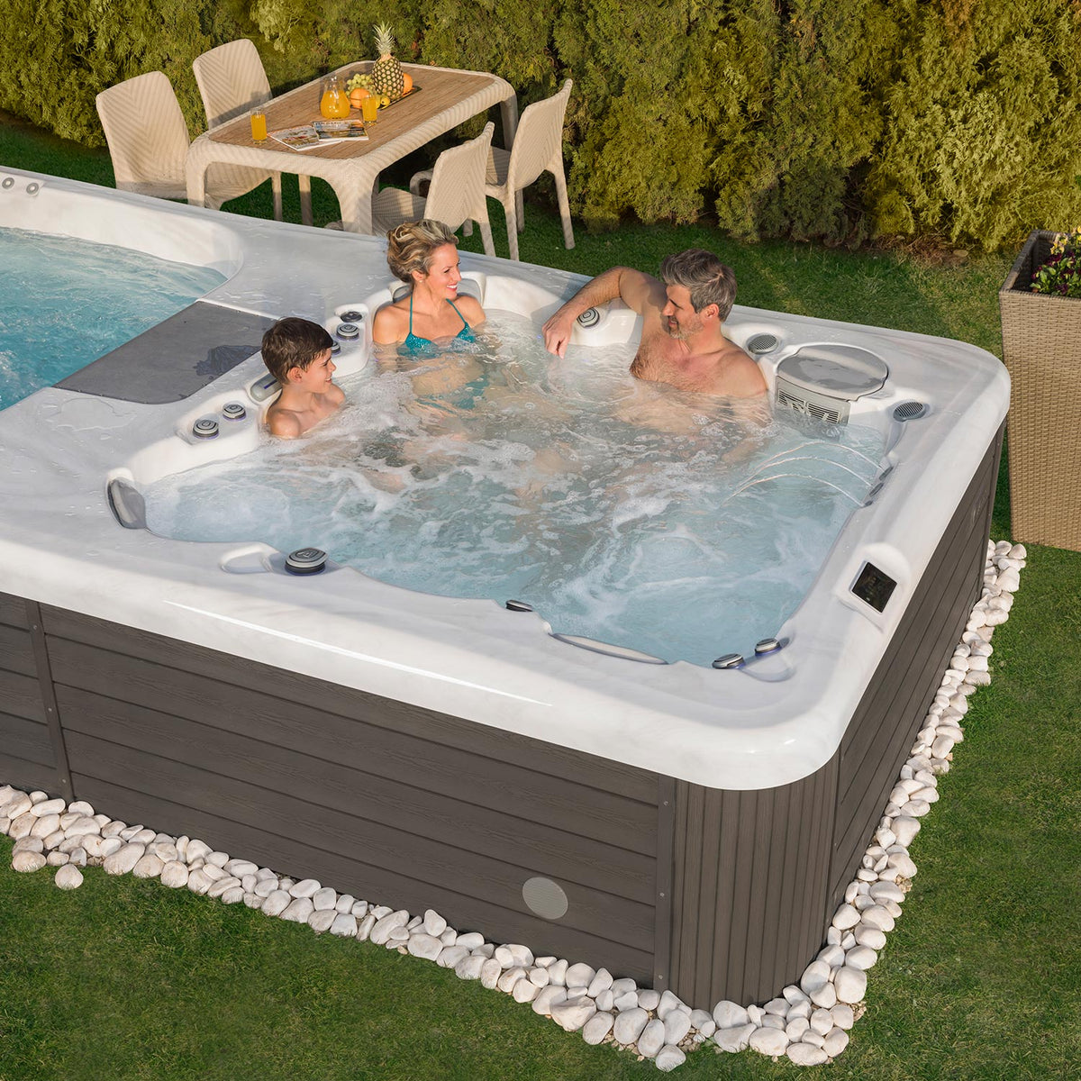 Lifestyle: Wellis Rio Grande W-Flow Swim Spa in Benutzung, Motiv 6