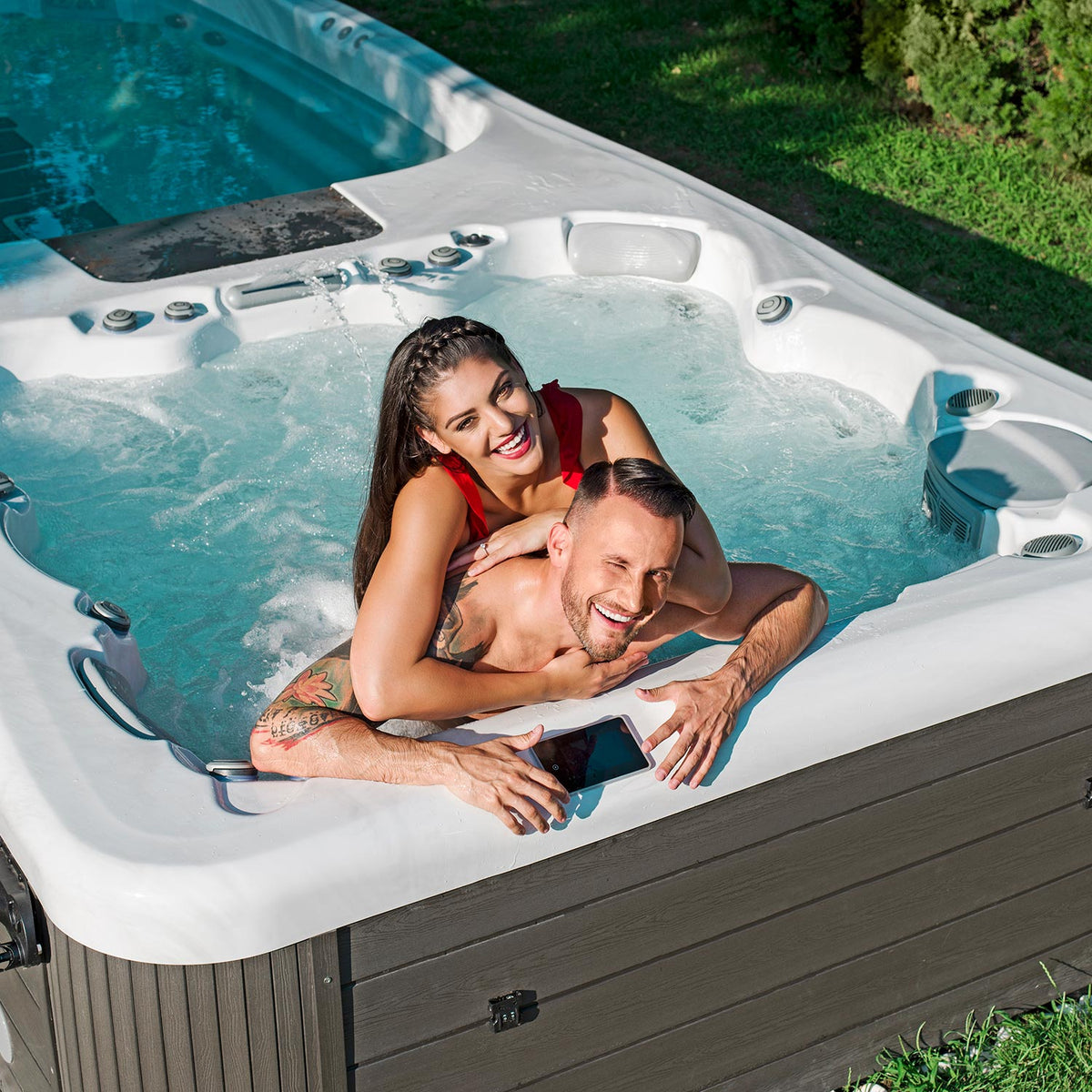 Lifestyle: Wellis Rio Grande W-Flow Swim Spa in Benutzung, Motiv 1