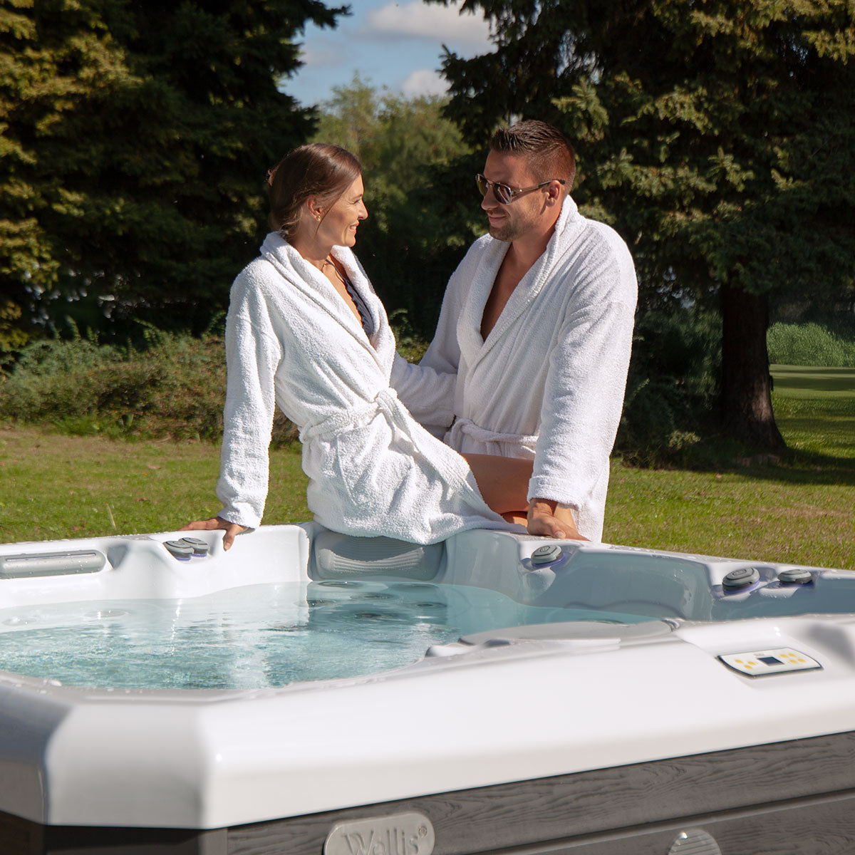 Lifestyle: Wellis Lima Life Whirlpool in Benutzung, Motiv 7