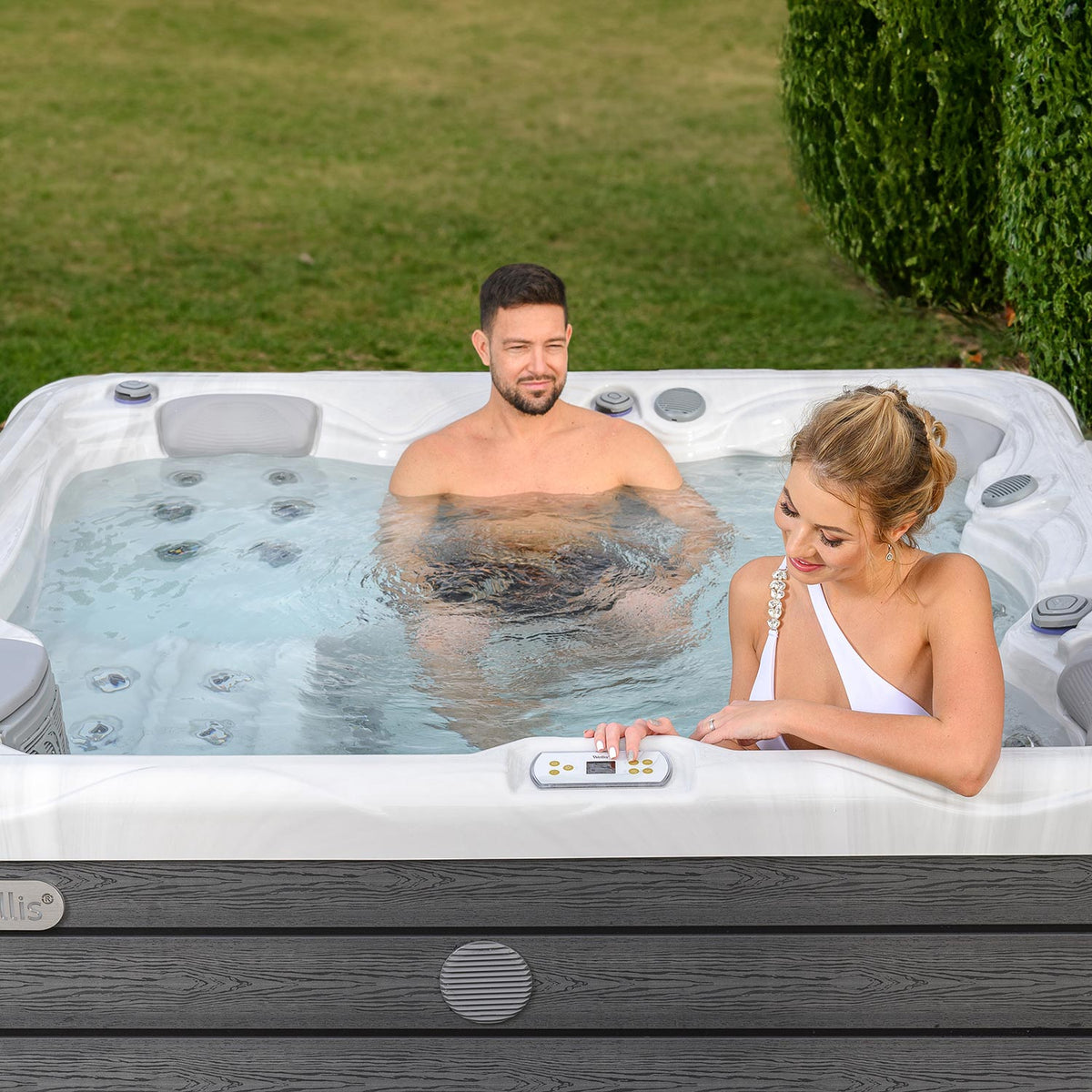 Lifestyle: Wellis Budapest Life Whirlpool in Benutzung, Motiv 4