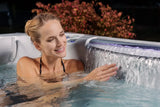 Lifestyle: Wellis Kilimanjaro Life Whirlpool in Benutzung, Motiv 2
