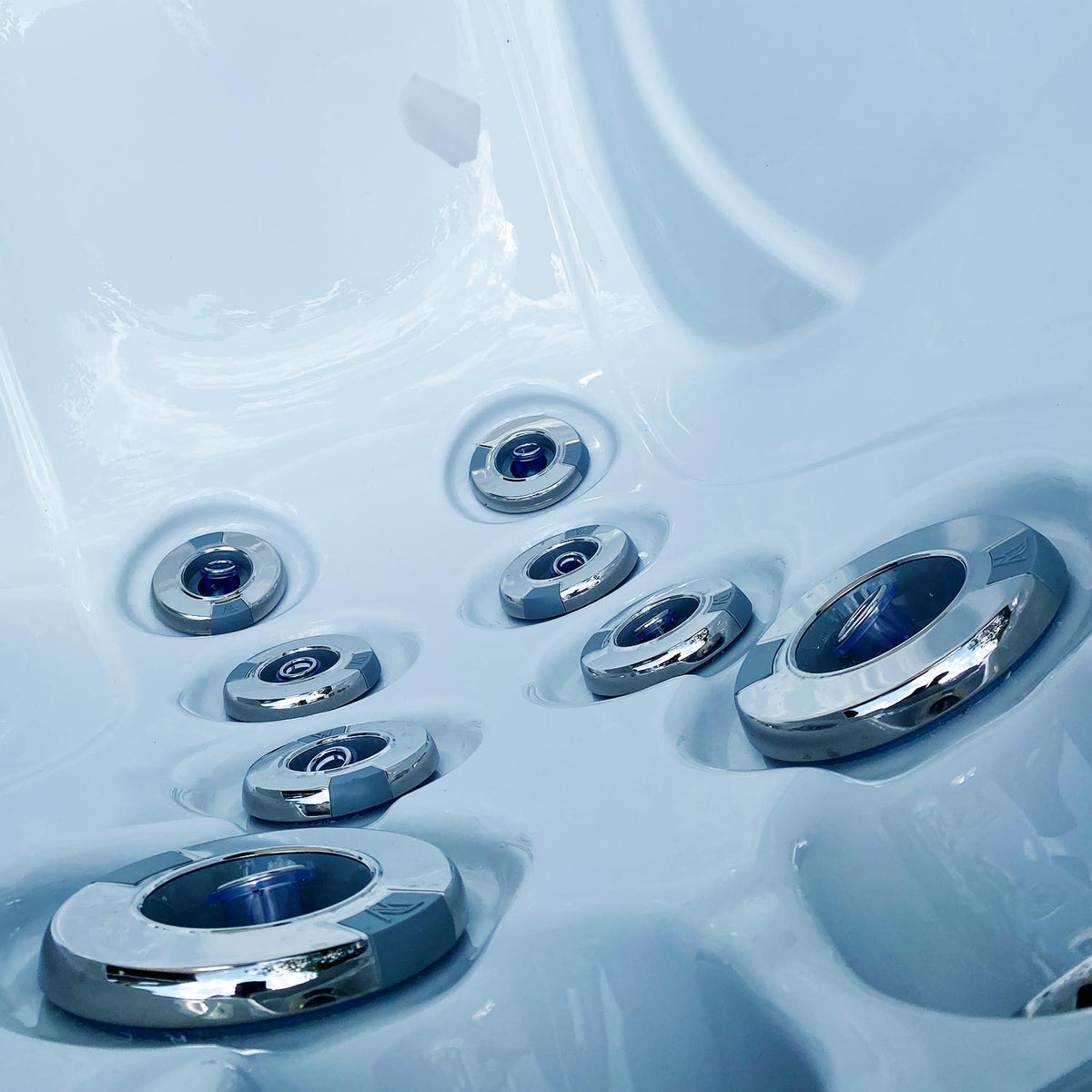 Lifestyle: Wellis Manhattan Life Whirlpool in Benutzung, Motiv 7