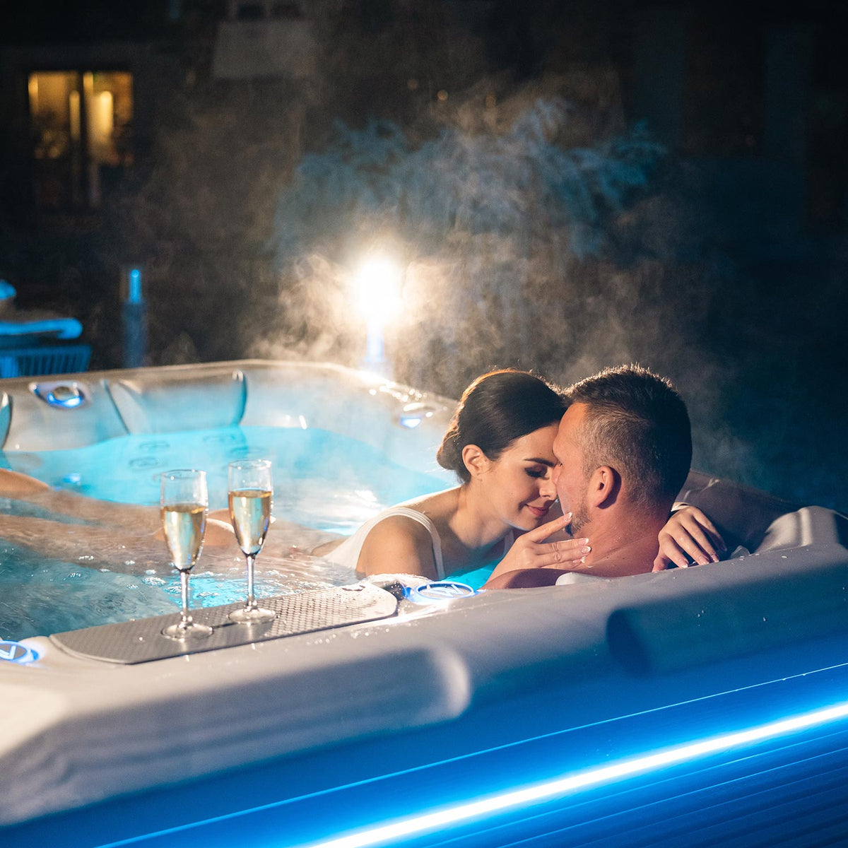 Lifestyle: Wellis Teide Life Whirlpool in Benutzung, Motiv 3