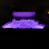 Lifestyle: Wellis Venus Whirlpool in Benutzung, Motiv 7