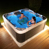 Lifestyle: Wellis Vienna Life Whirlpool in Benutzung, Motiv 1