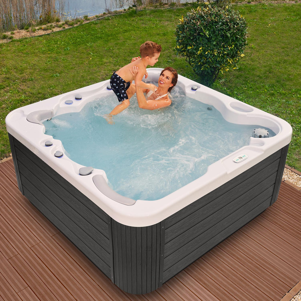 Lifestyle: Wellis Jupiter Whirlpool in Benutzung, Motiv 5