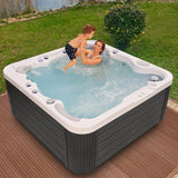 Lifestyle: Wellis Jupiter Whirlpool in Benutzung, Motiv 5