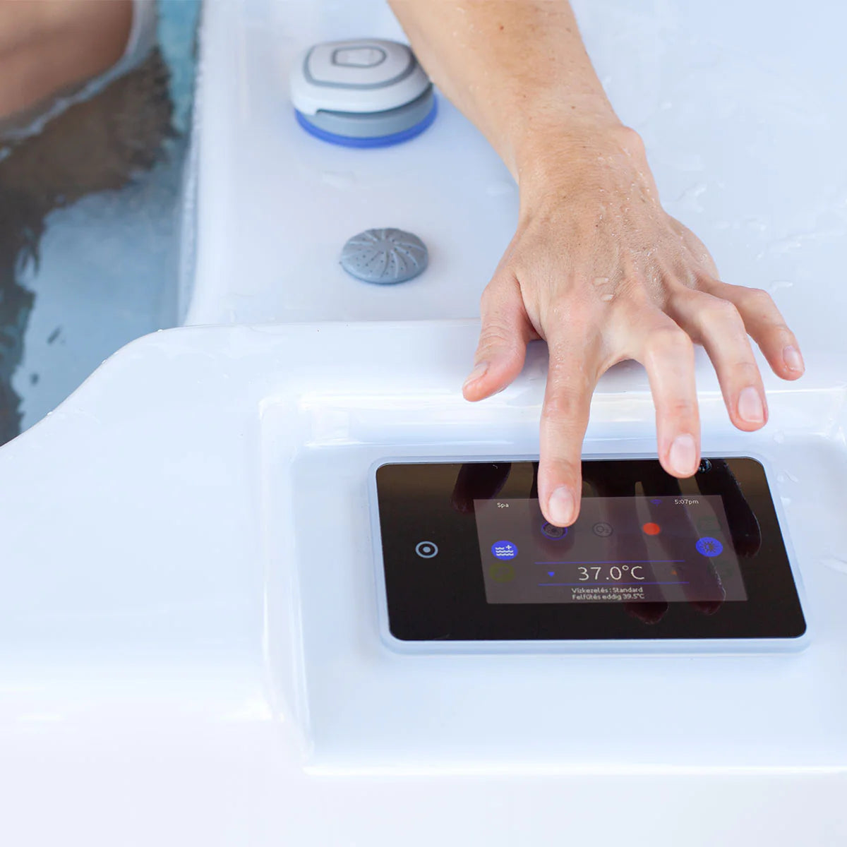 Lifestyle: Wellis Iceland Duo Pro Eisbad in Benutzung, Motiv 2