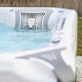 Lifestyle: Wellis Kilimanjaro Life Essential Whirlpool in Benutzung, Motiv 6
