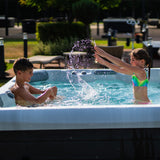 Lifestyle: Wellis Malaga Life Whirlpool in Benutzung, Motiv 2
