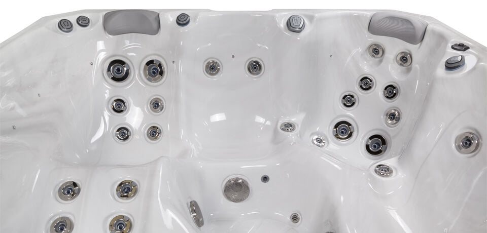 Lifestyle: Wellis Palermo Life Whirlpool in Benutzung, Motiv 5